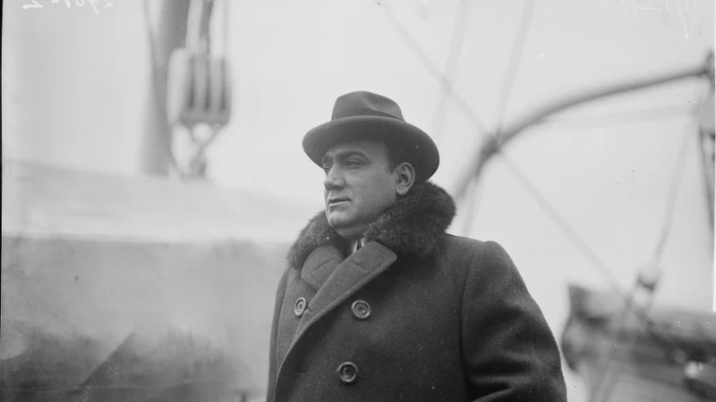 انریکو کاروسو سوار بر کشتی